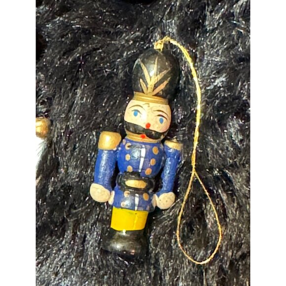 Set Of 4 Hand-Painted Wooden Soldier Ornaments With Strings Minitures 2" - Picture 2 of 7